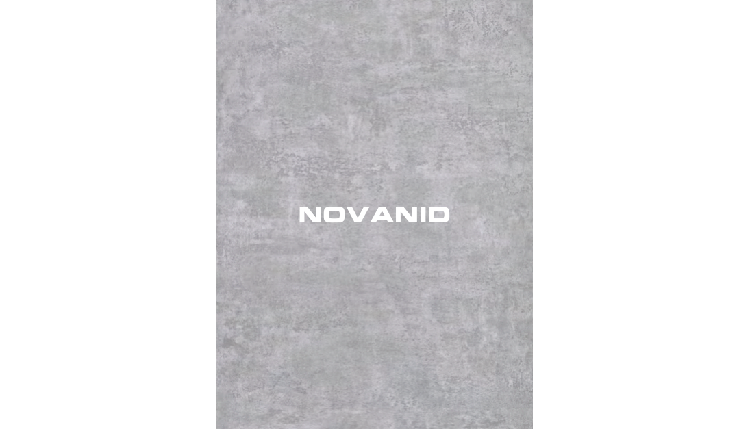 Diseño de placa decorativa microcemento gris oscuro  con la palabra "NOVAND" en blanco en el centro.